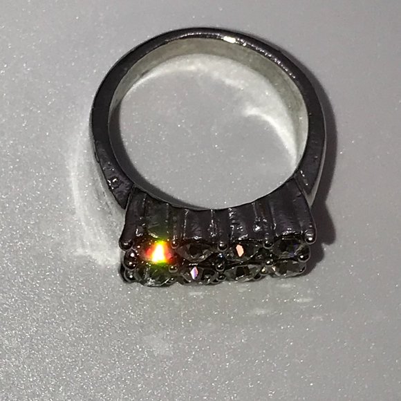 Pewter Costume Rhinestone Ring, Size 7 3/4 - Picture 4 of 7